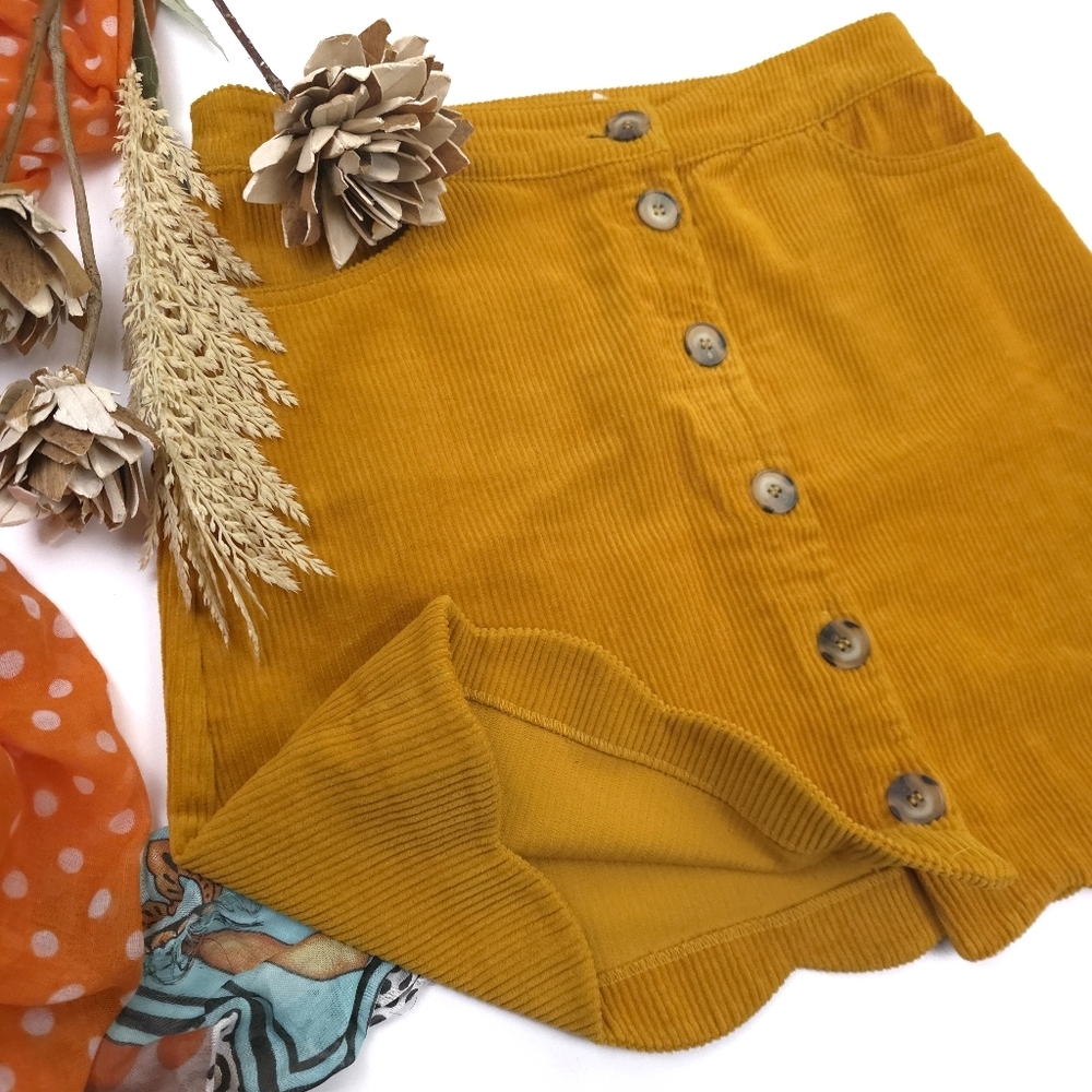 New Harper Button-Front Corduroy Mini Skirt in Mustard Sz M